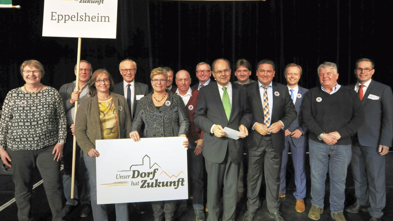 Vertreter der Gemeinde Flomborn bei der Preisverleihung in Berlin
