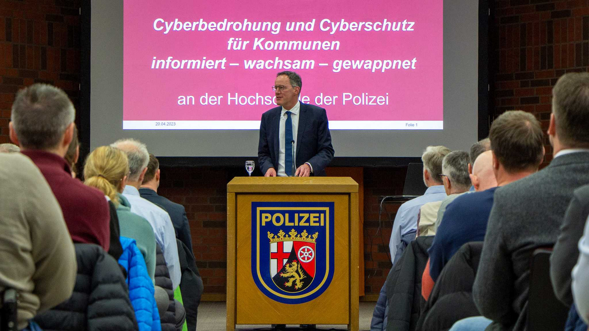 Innenminister Michael Ebling bei der Fachtagung Cyberschutz