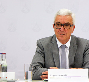 Innenminister Roger Lewentz stellt Planungen vor