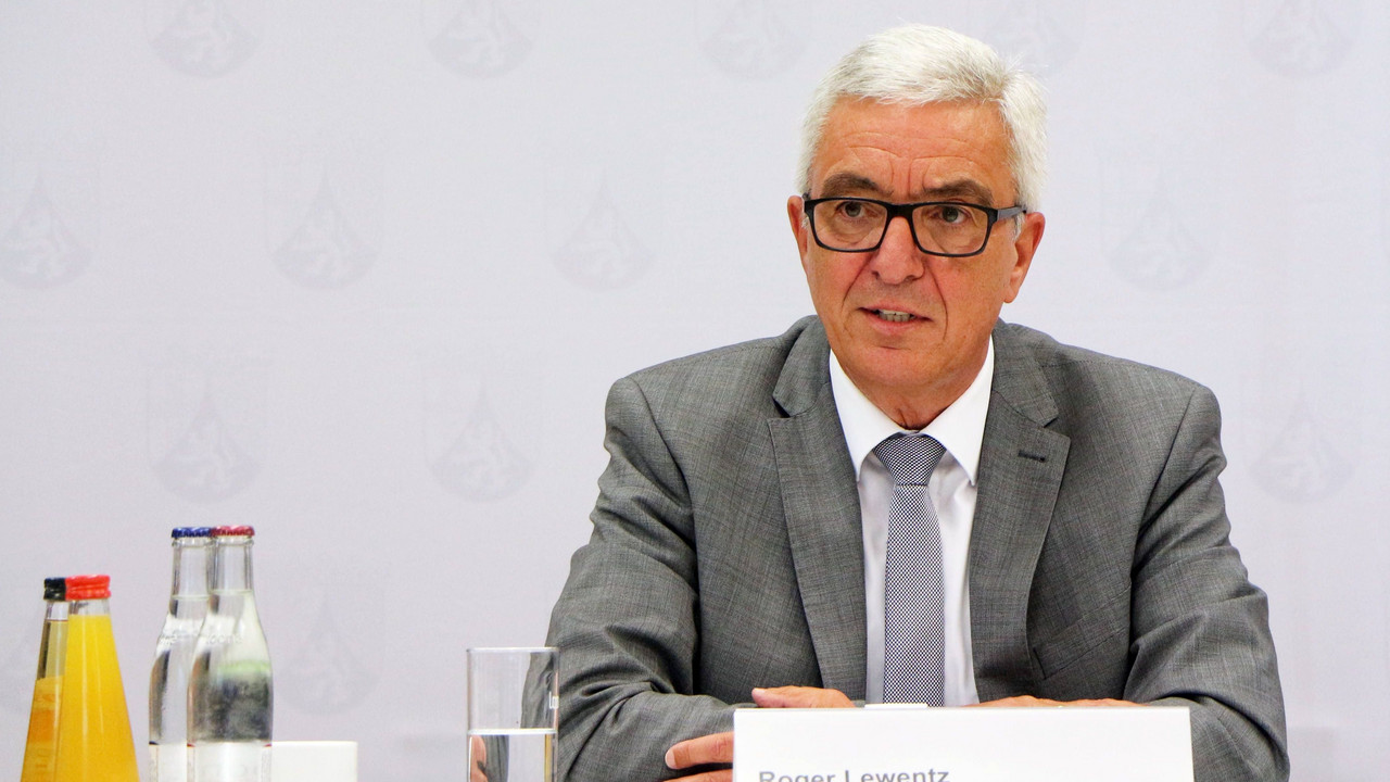 Innenminister Roger Lewentz stellt Planungen vor