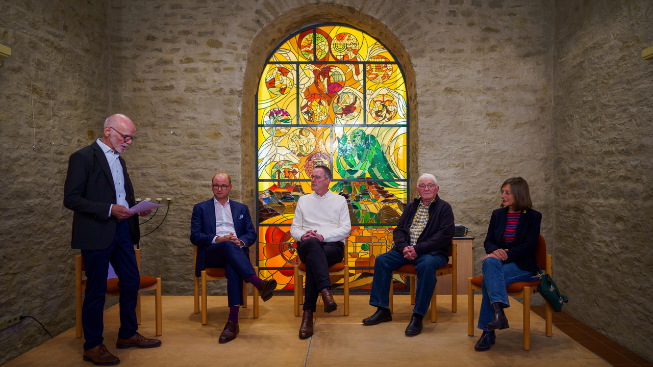 Innenminister Michael Ebling bei einer Gesprächsrunde in der ehemaligen Synagoge in Meisenheim