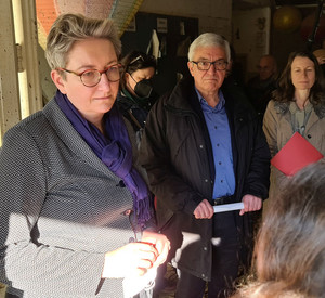 Innenminister Roger Lewentz mit Bundesbauministerin Klara Geywitz und Landrätin Cornelia Weigand beim Besuch im Ahrtal.