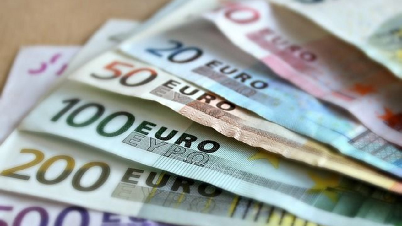 Eine gefächerte Übersicht über die aktuellen Euroscheine