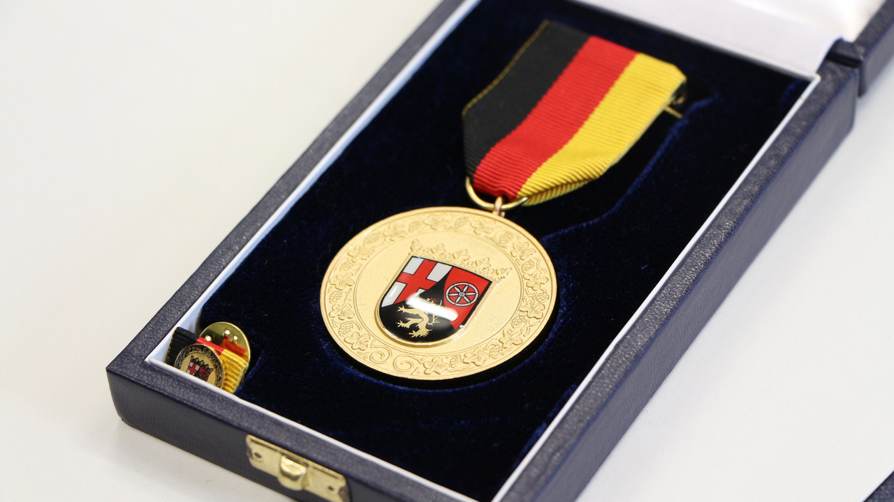 Die Verdienstmedaille des Landes