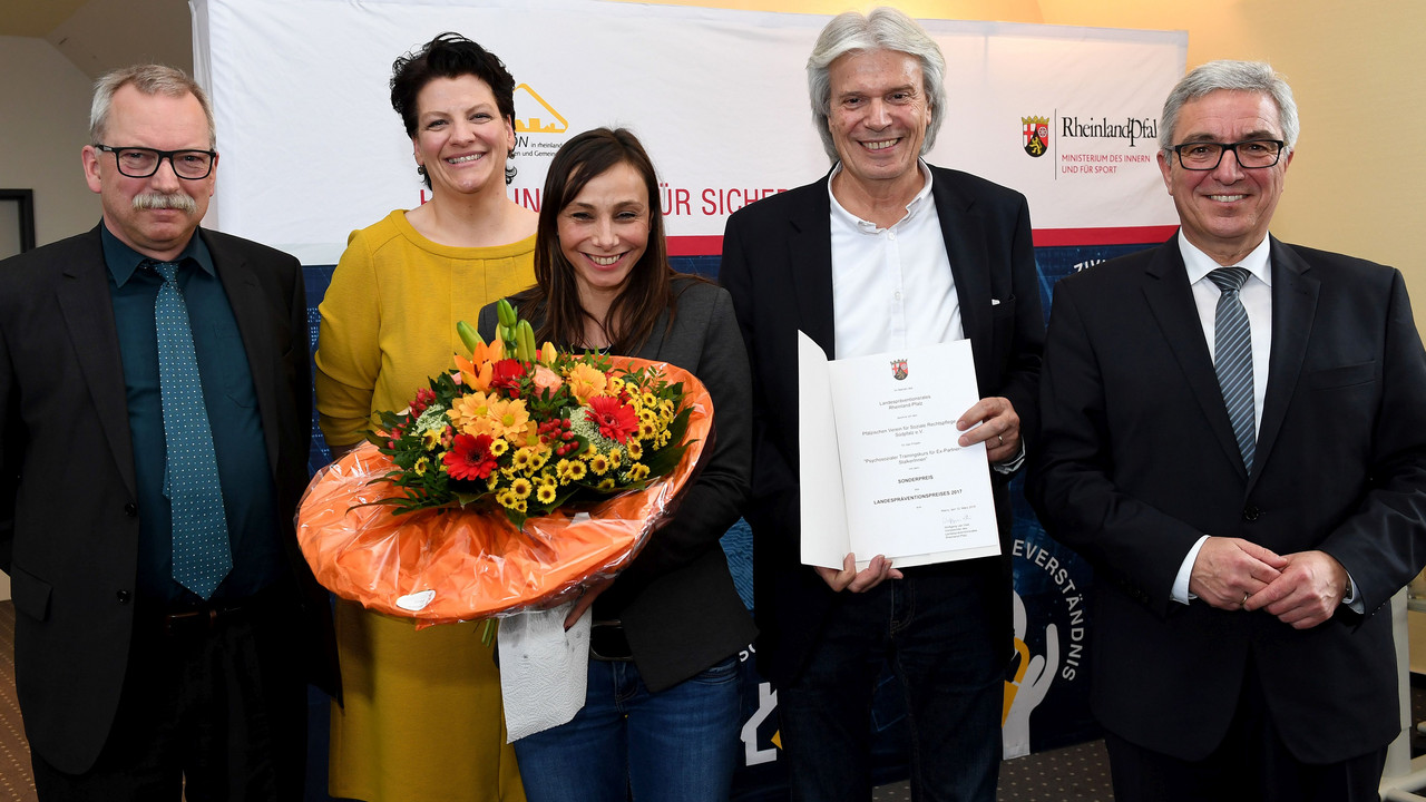 Geehrte des Landespräventionspreises 2017 mit Minister Roger Lewentz