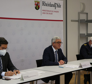 Innenminister Lewentz, Inspekteur der Polizei Schmitt & Leiter Abteilung Verfassungsschutz May