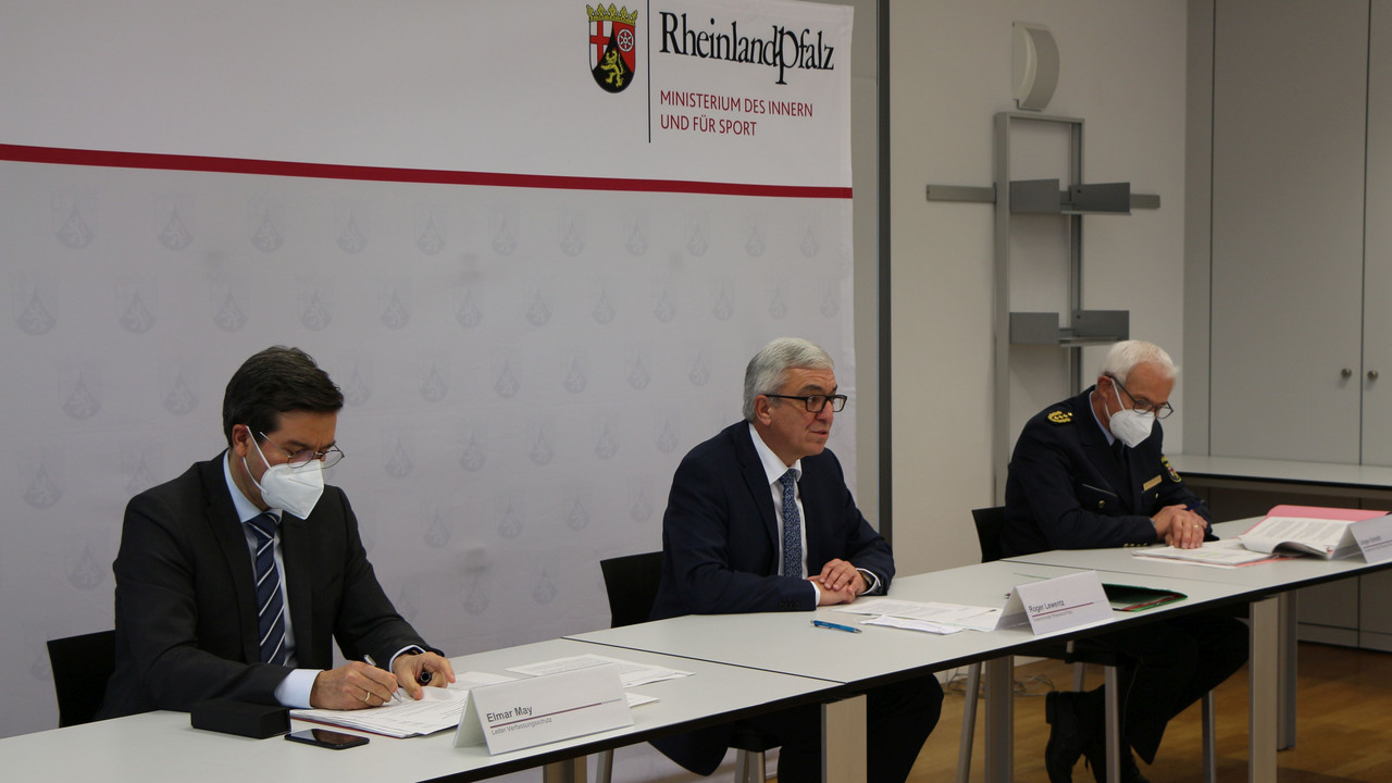 Innenminister Lewentz, Inspekteur der Polizei Schmitt & Leiter Abteilung Verfassungsschutz May