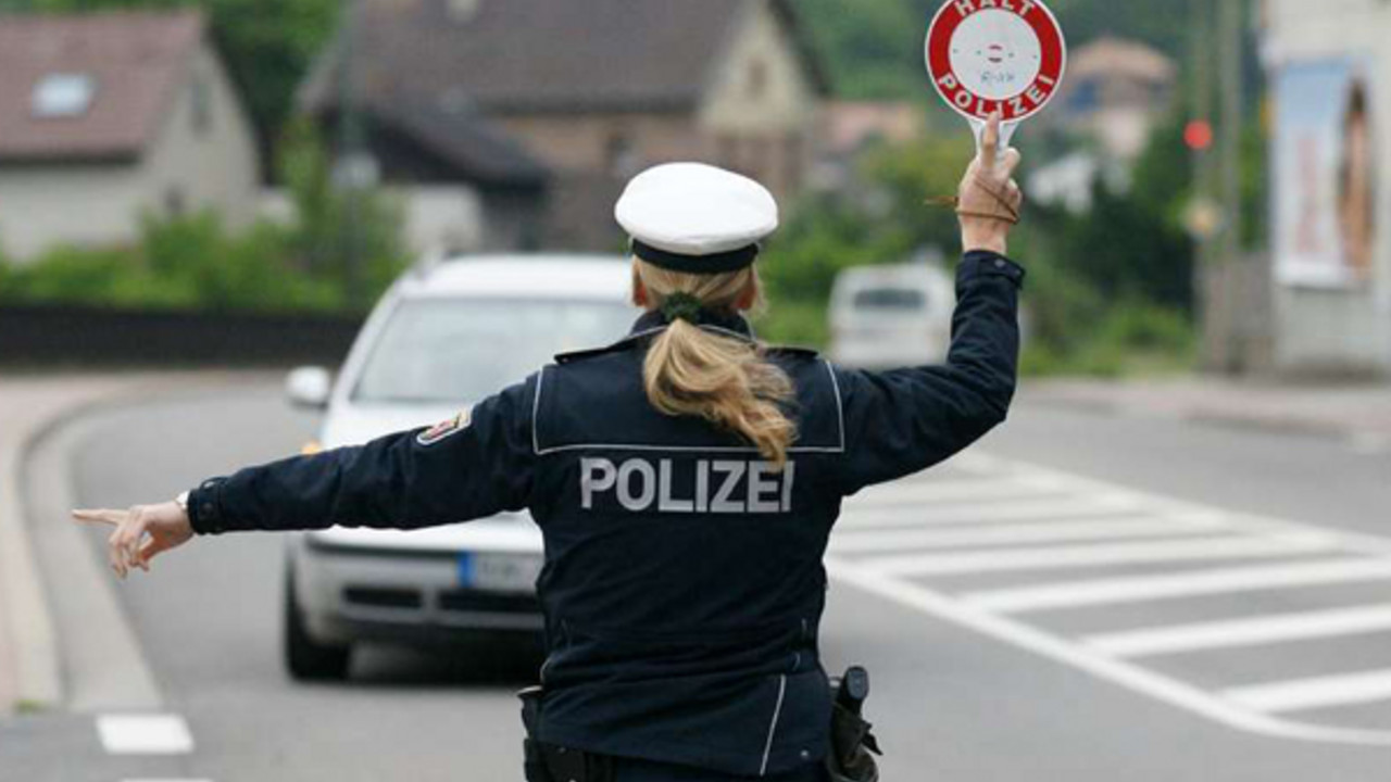 Verkehrskontrolle der Polizei in Rheinland-Pfalz