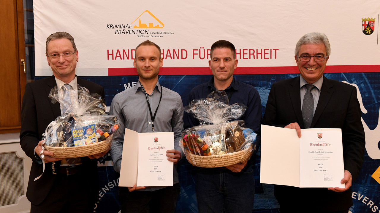 Paul Simon Kneiffel und Uwe Herbert Ralph Schneider schritten bei einer Körperverletzung ein