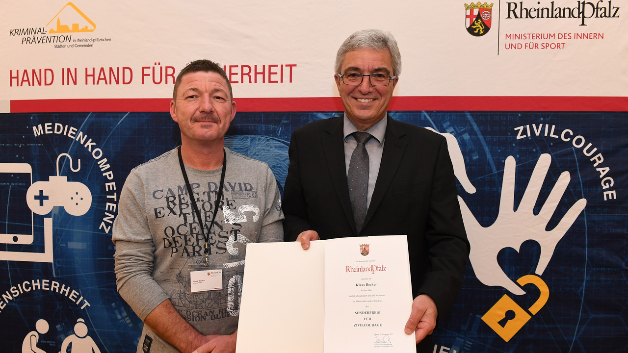 Klaus Becker bewies an einem Tag gleich dreimal Zivilcourage und erhielt den Sonderpreis