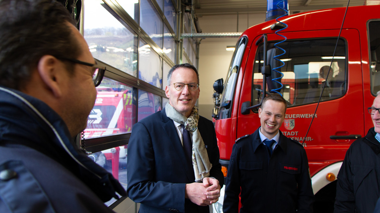 Innenminister Ebling besucht anlässlich des bundesweiten Warntages die freiwillige Feuerwehr Bad-Neuenahr-Ahrweiler im Stadtteil Heimersheim.