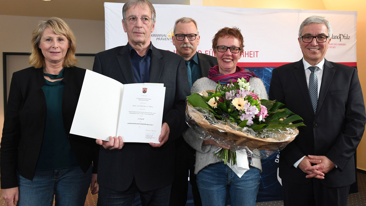 Geehrte des Landespräventionspreises 2017 mit Minister Roger Lewentz