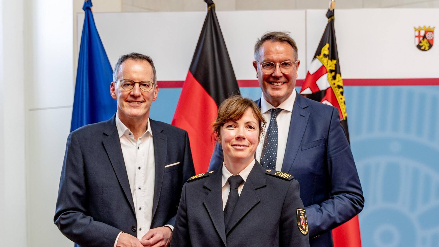 Ministerpräsident Schweitzer, Innenminister Ebling und LBKI Eisenhauer bei der Vorstellung des neuen Gesetzes.