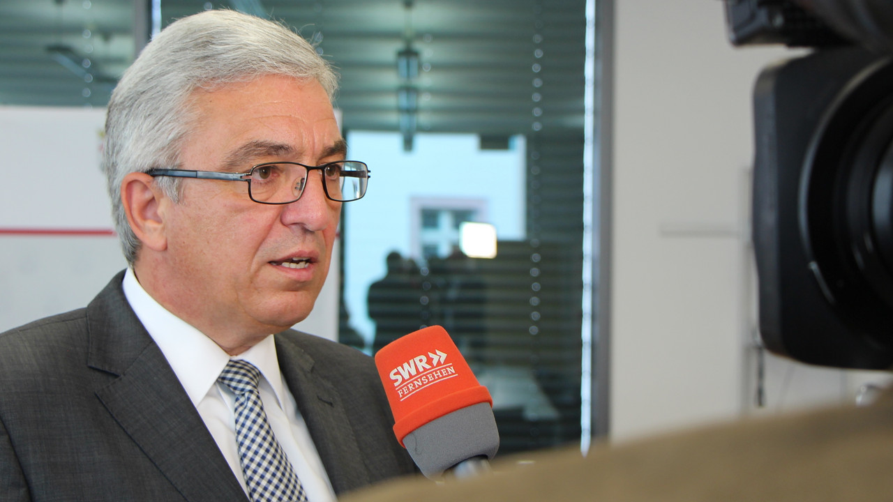 Minister Lewentz nach der Vorstellung des Verfassungsschutzberichtes 2015 im Interview