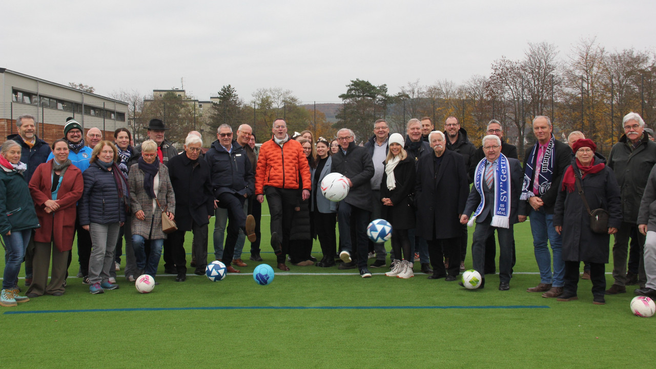 Innenminister Michael Ebling bei der Einweihung der Sportanlage Bachem in Bad Neuenahr-Ahrweiler (Landkreis Ahrweiler)