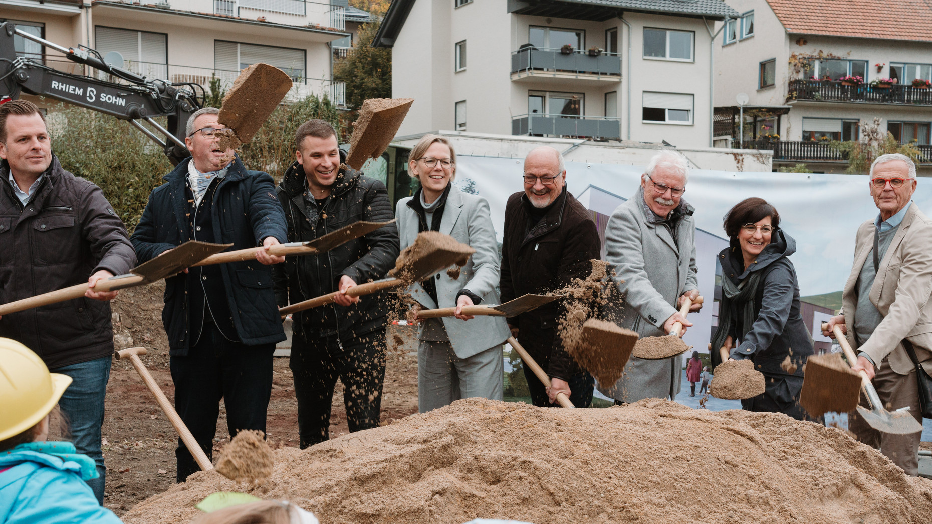 Staatssekretärin Simone Schneider beim Spatenstich der Kita Johannes-Apostel in Dernau