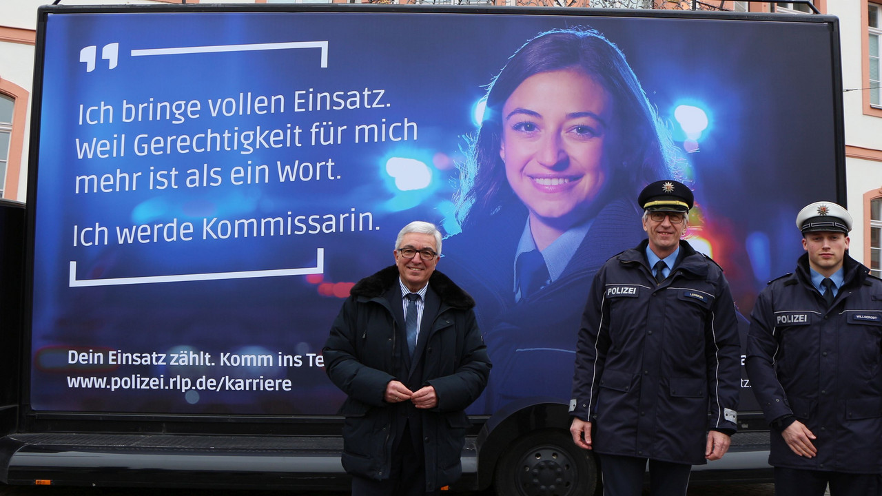 Minister Roger Lewentz bei der Vorstellung der neuen Maßnahmen zur Polizei-Nachwuchsgewinnung