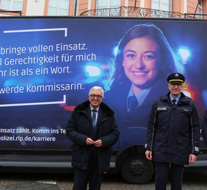Minister Roger Lewentz bei der Vorstellung der neuen Maßnahmen zur Polizei-Nachwuchsgewinnung