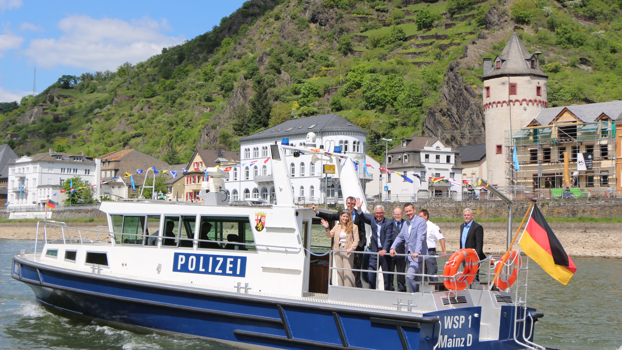 Die WSP1 bei ihrer ersten Fahrt nach der Schiffstaufe.