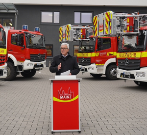 Björn Patzke, stellv. Leiter Feuerwehr Mainz, Innenminister Roger Lewentz & OB Michael Ebling