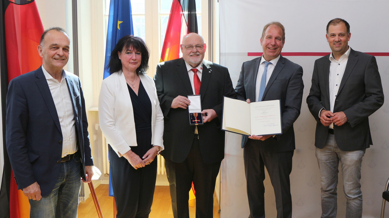 Staatssekretär Randolf Stich mit Heinrich Butz (m.) und Gattin sowie dem Landrat des Kreises Germersheim Dr. Fritz Brechtel (l.) und dem Landtagsabgeordneten Martin Brandl (r.)